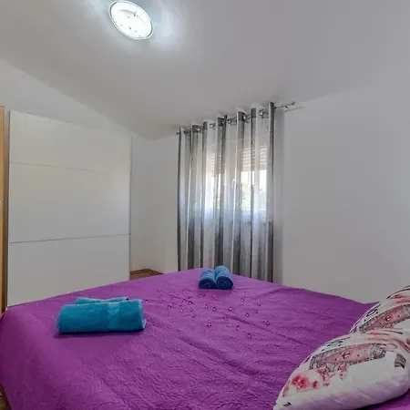 Alice Apartment *